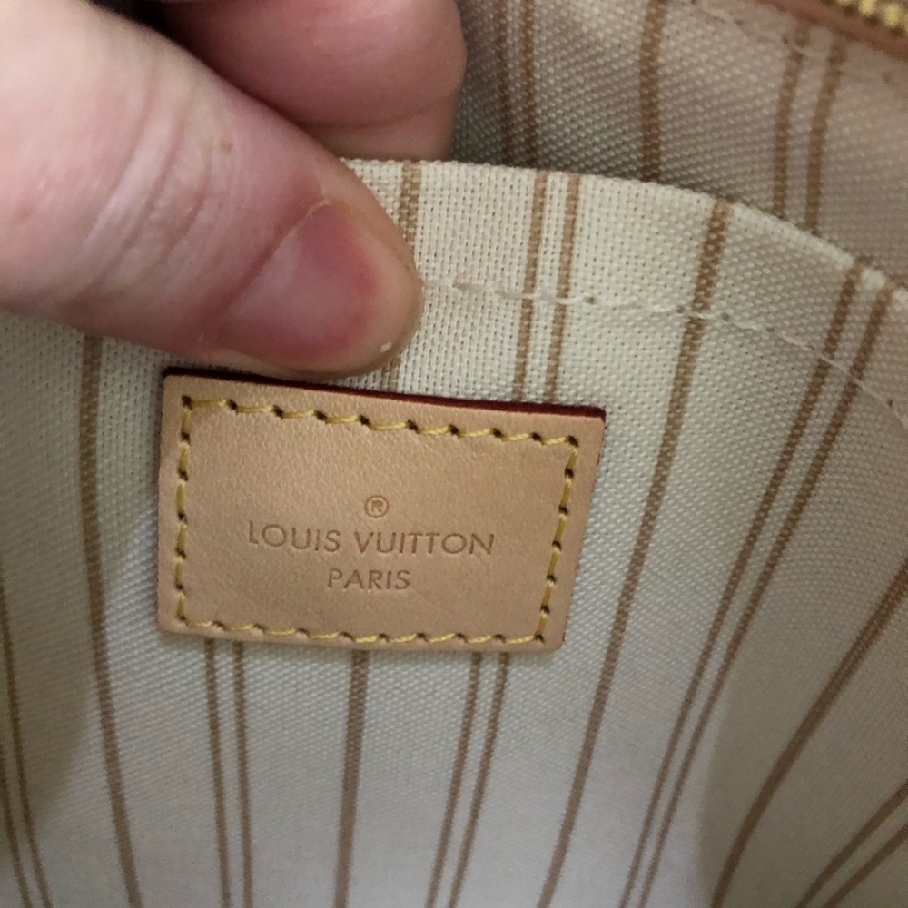 ♥️SOLD♥️Louis Vuitton MM Damier Azure Pouchette - Picture 5 of 8